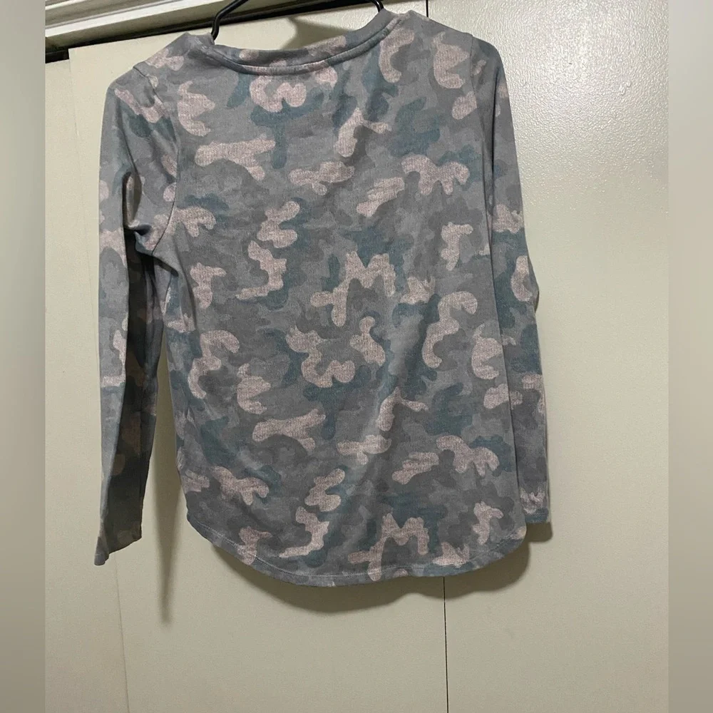 Jacalyn Intimates 2 Piece Camouflage Pajamas. Pink, blue gray tones - Picture 3 of 6